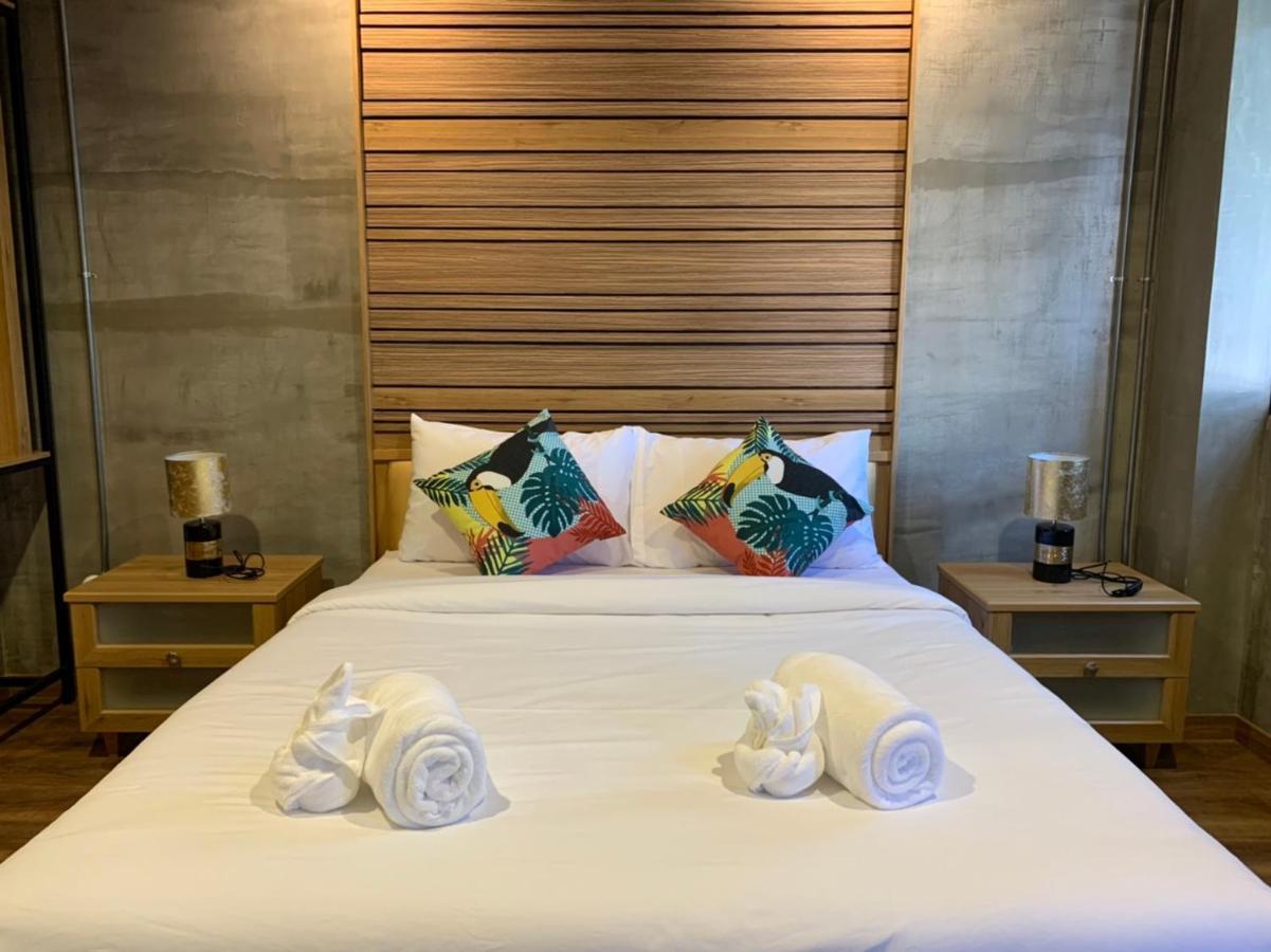 Pinghostel (Adults Only) Chiang Mai Bagian luar foto