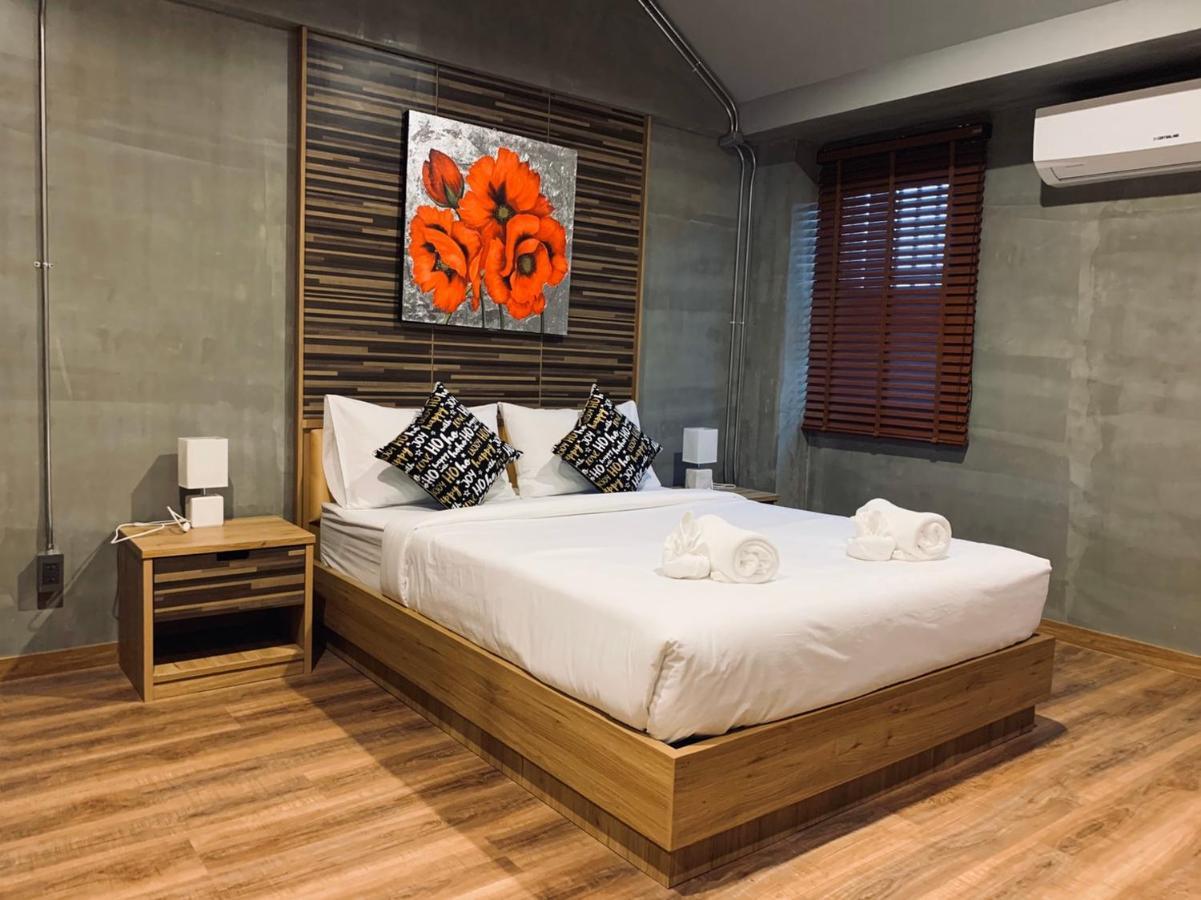 Pinghostel (Adults Only) Chiang Mai Bagian luar foto