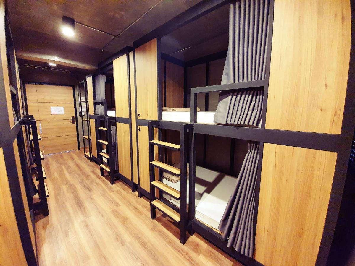Pinghostel (Adults Only) Chiang Mai Bagian luar foto