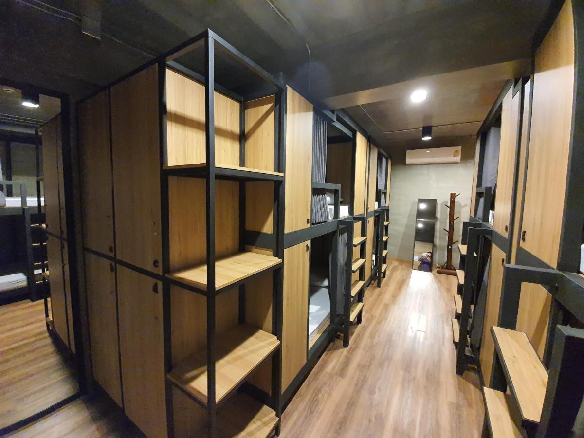 Pinghostel (Adults Only) Chiang Mai Bagian luar foto